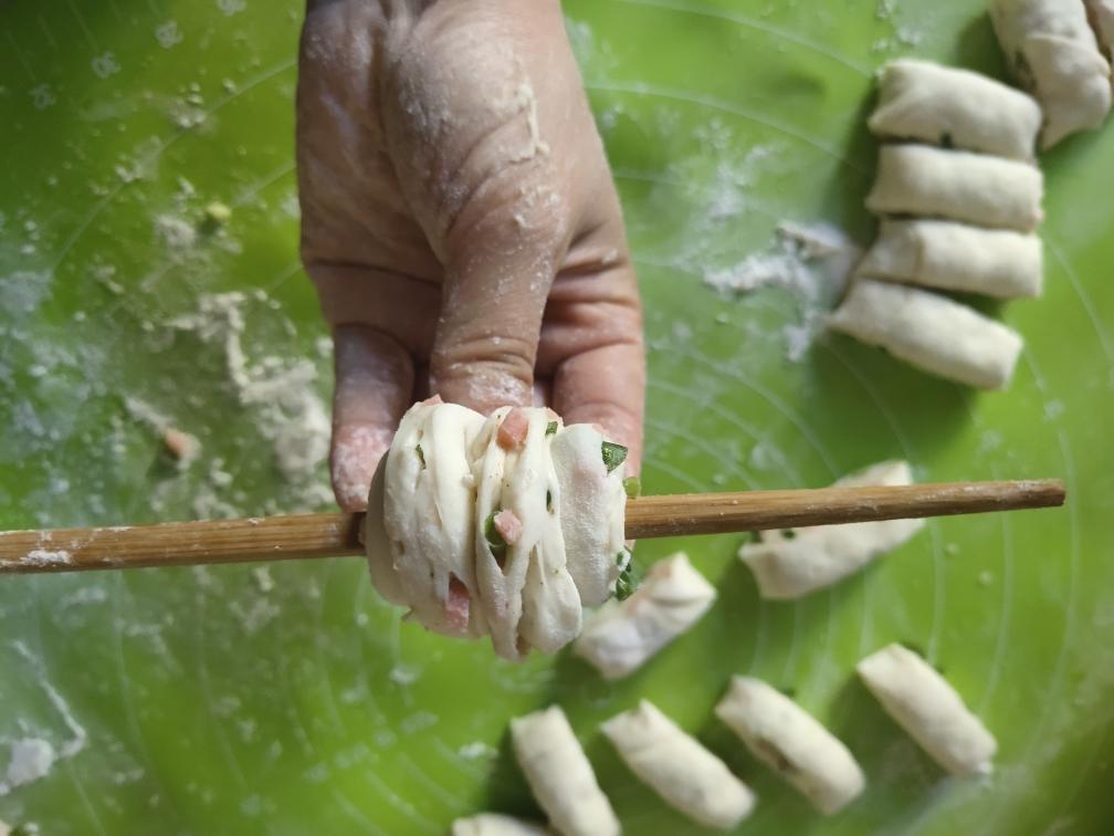 花卷馒头（葱不黄）的做法 步骤13