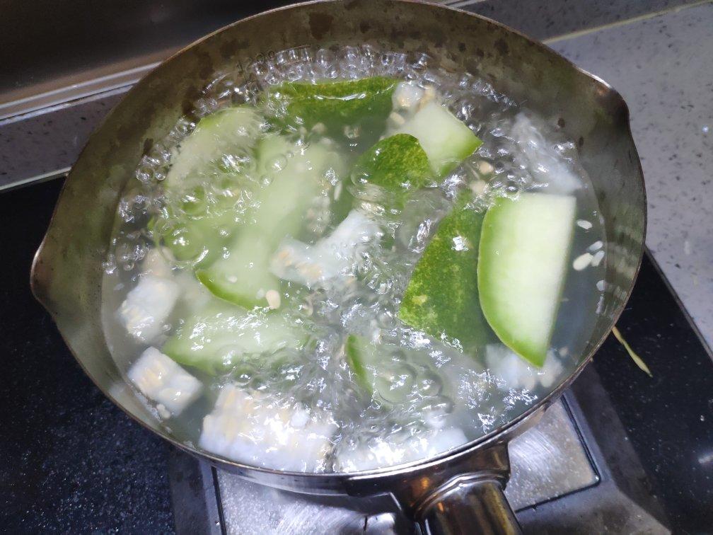 冬瓜皮薏米水