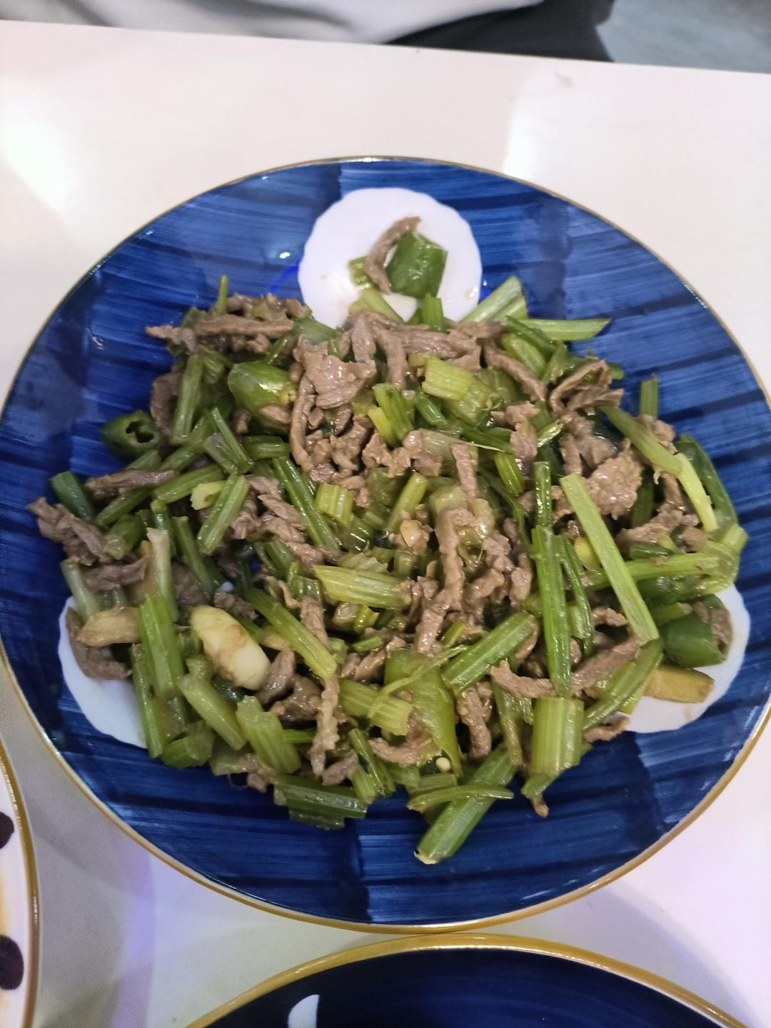 芹菜炒肉丝