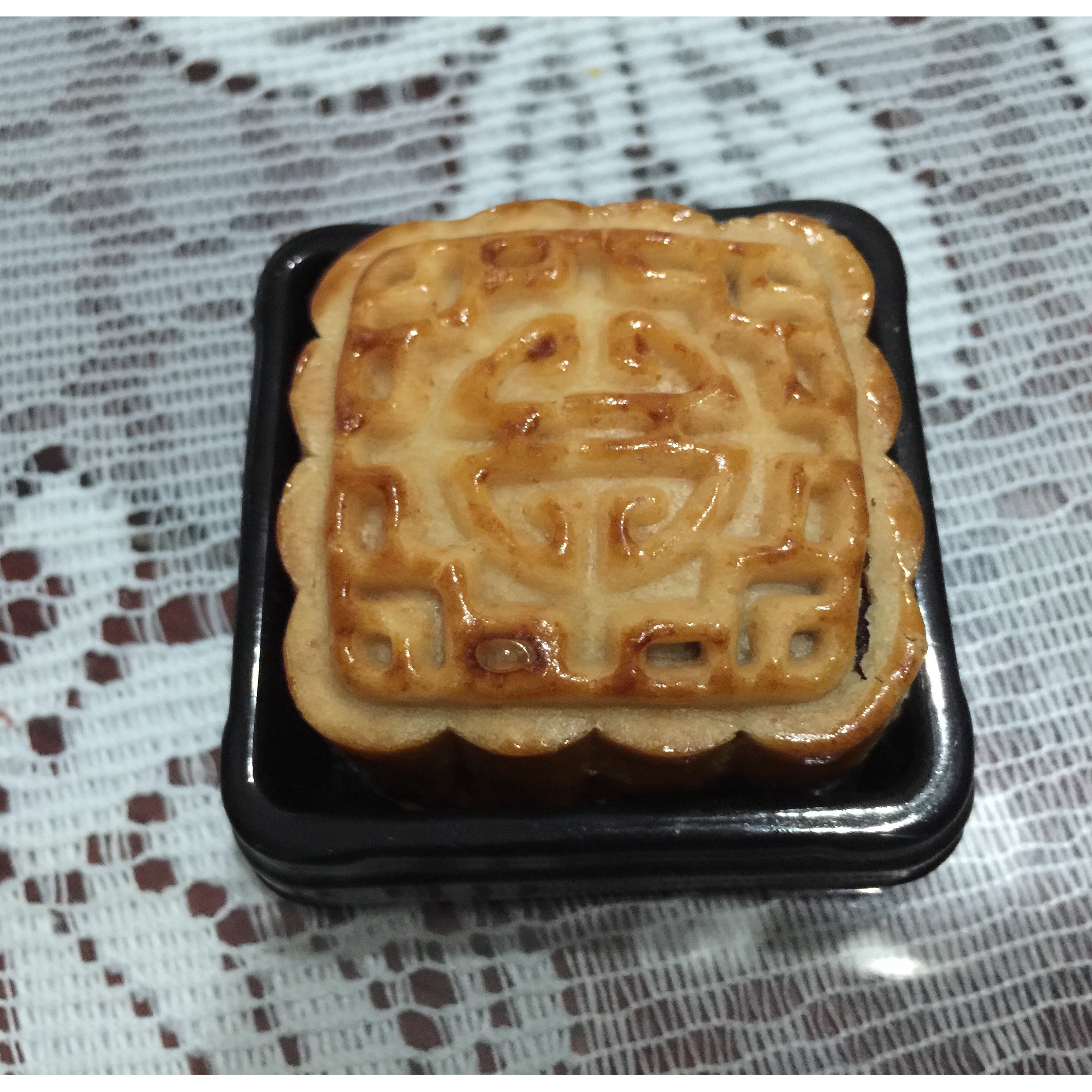 广式月饼—蛋黄莲蓉月饼