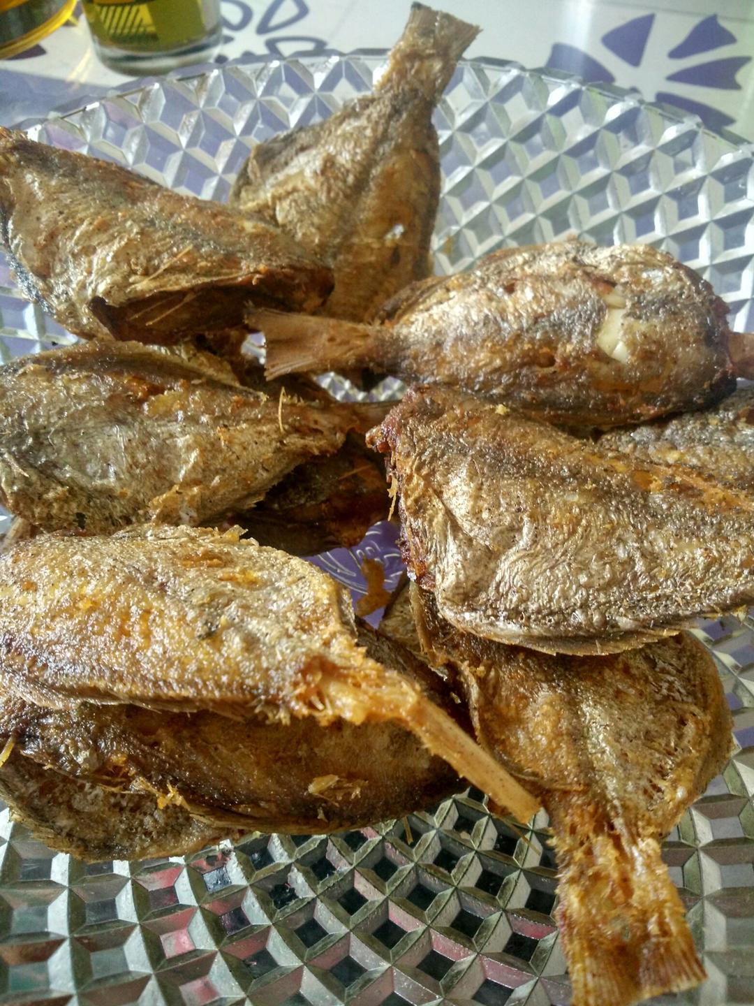 香酥炸干鱼