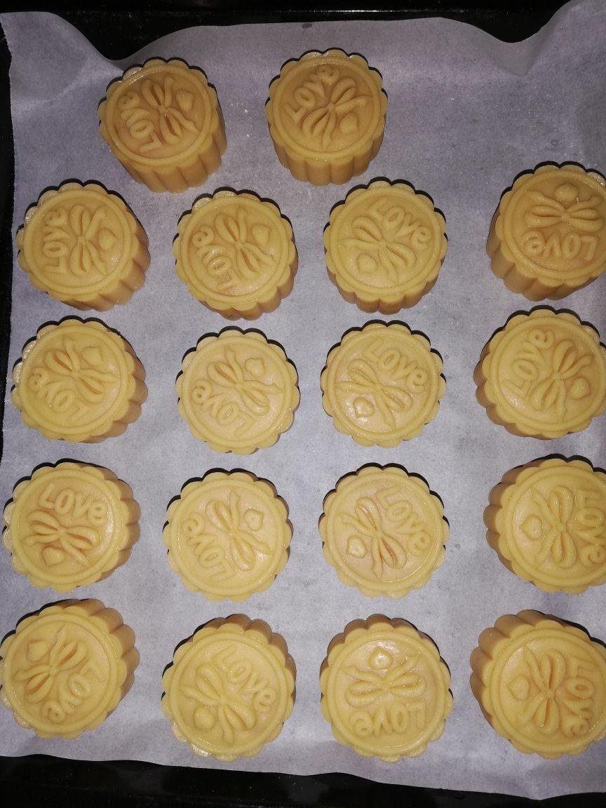广式月饼—蛋黄莲蓉月饼