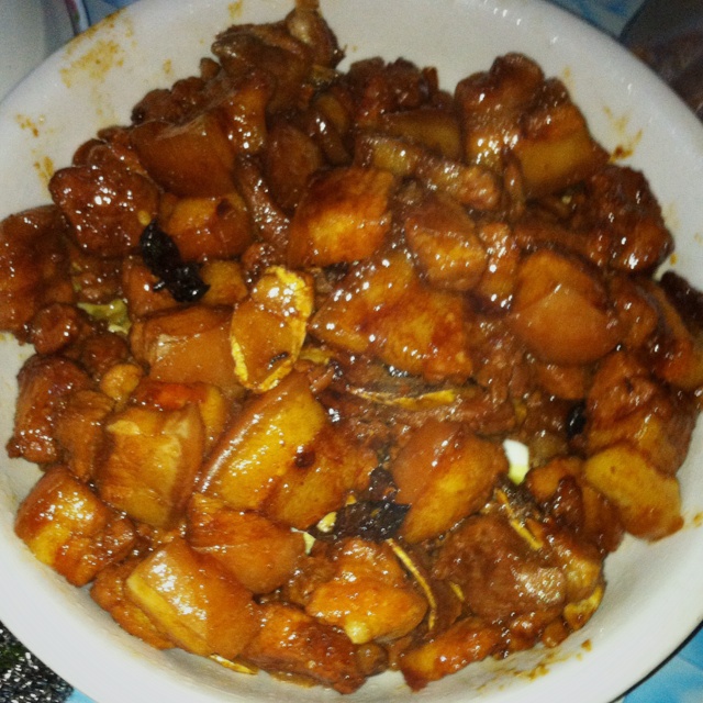 吃着碗里望着锅里的红烧肉
