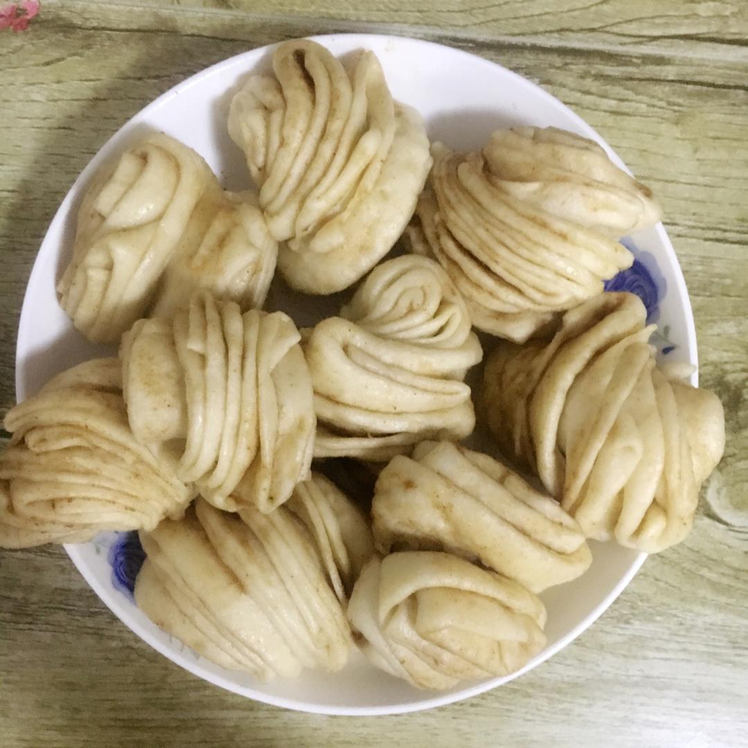 堂妈教你做麻酱黑芝麻花卷