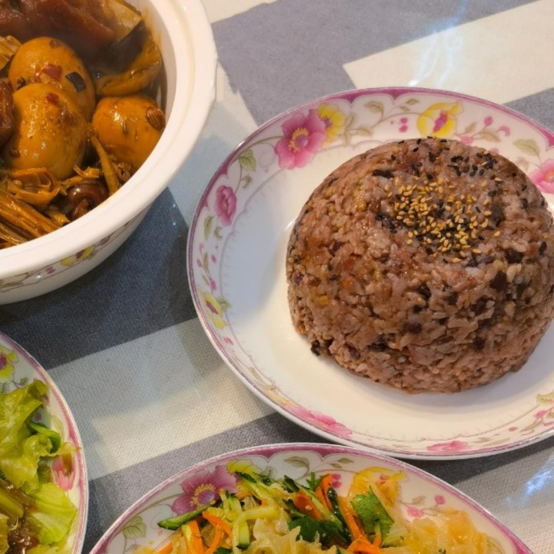自创家常糯米八宝饭，电压力锅黑米红豆绿豆花生豇豆葡萄干大米白砂糖