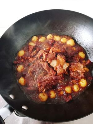 香醉了～牛排肉烧小土豆(干锅)的做法 步骤6