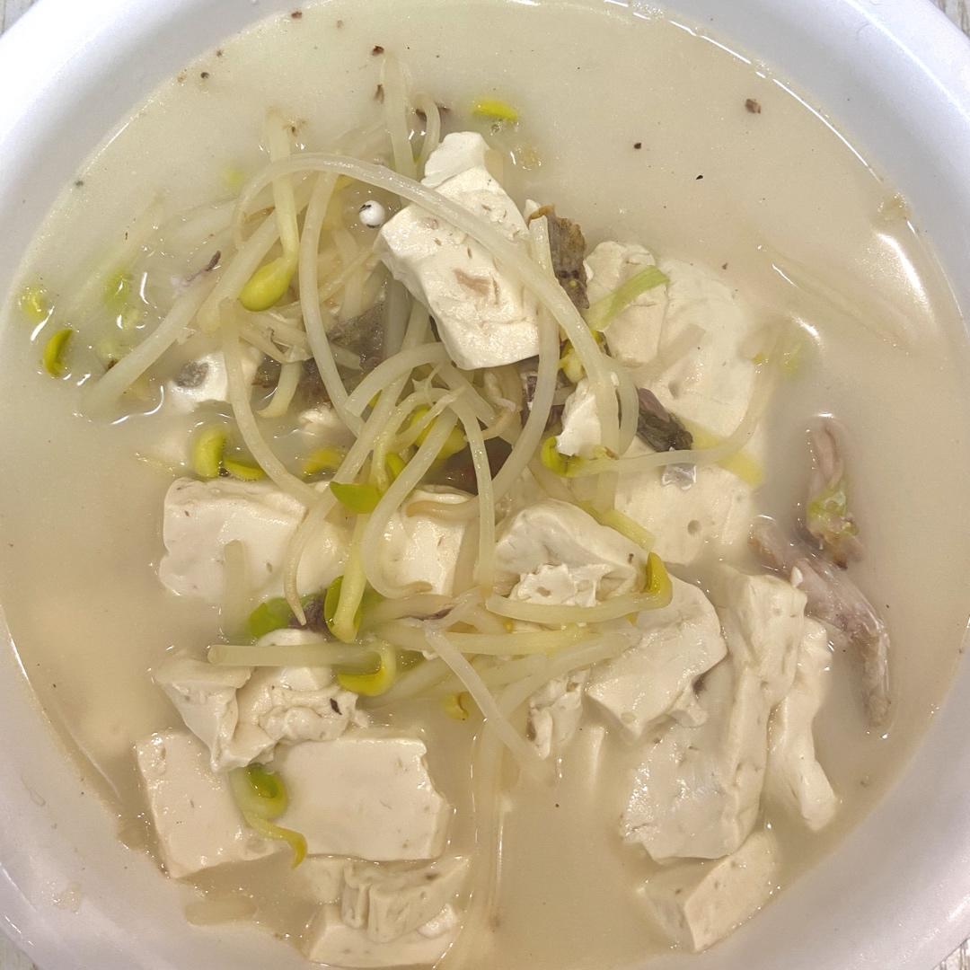 鲫鱼豆腐汤