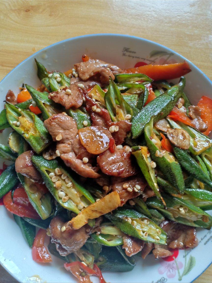 超级下饭的秋葵炒肉