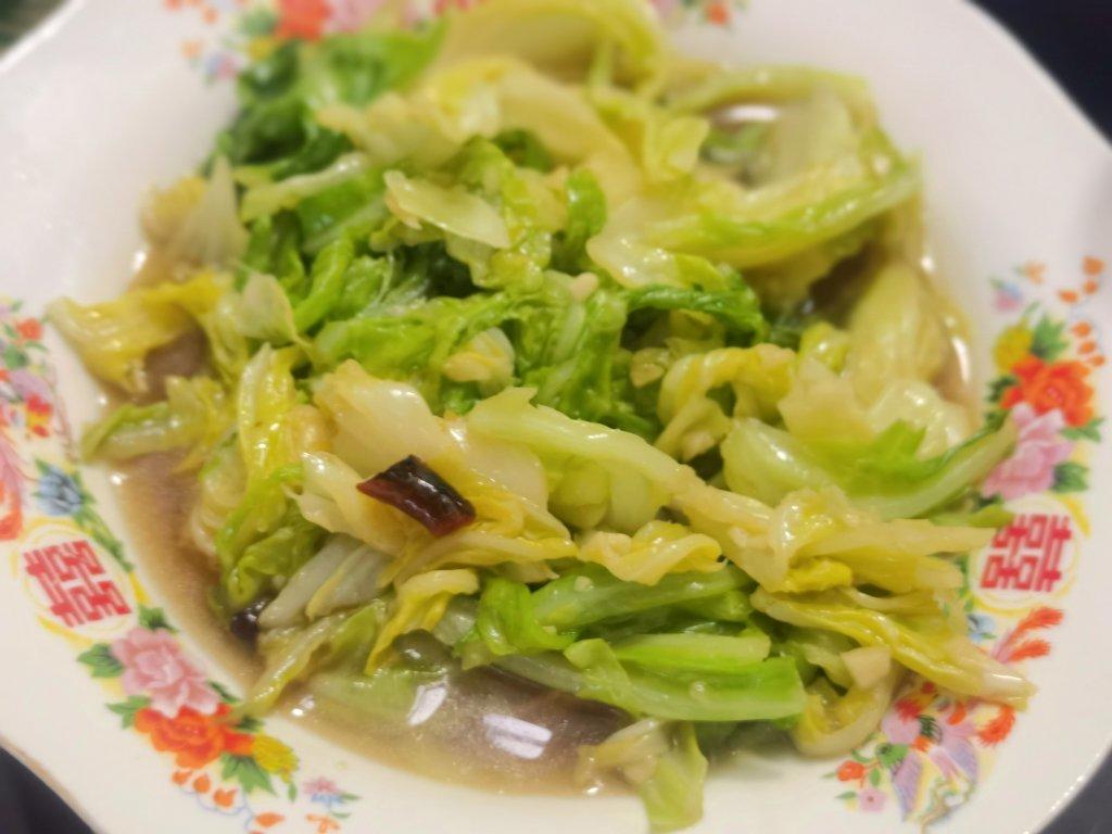 炝炒手撕牛心菜