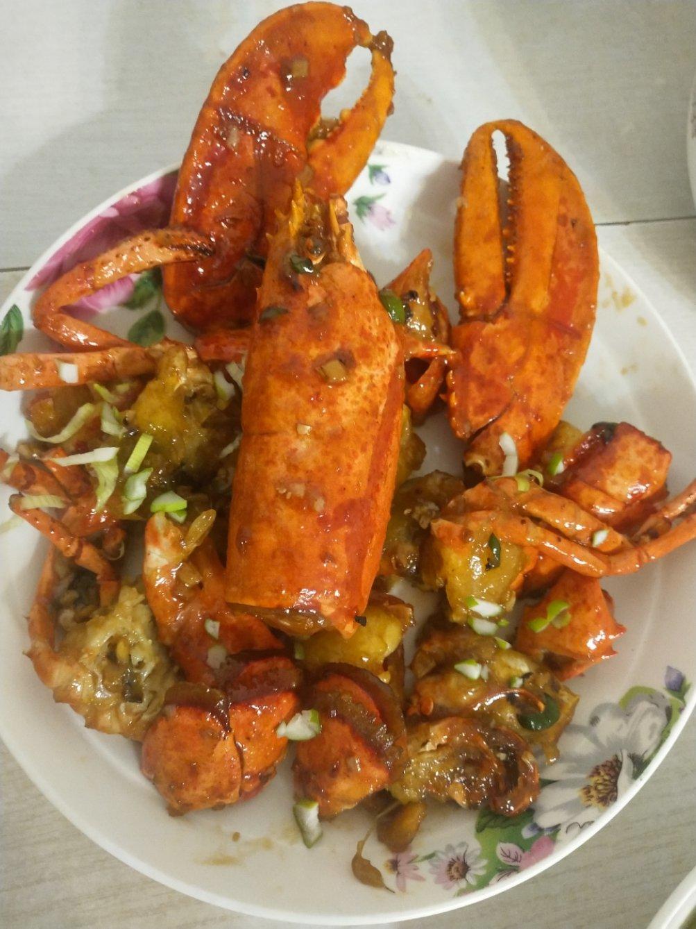 葱姜蒜爆炒大龙虾