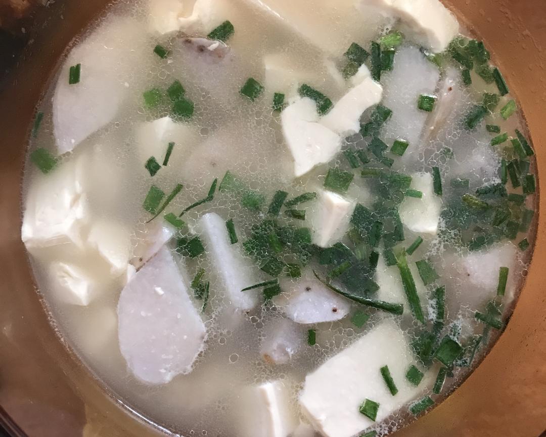芋艿豆腐汤的做法