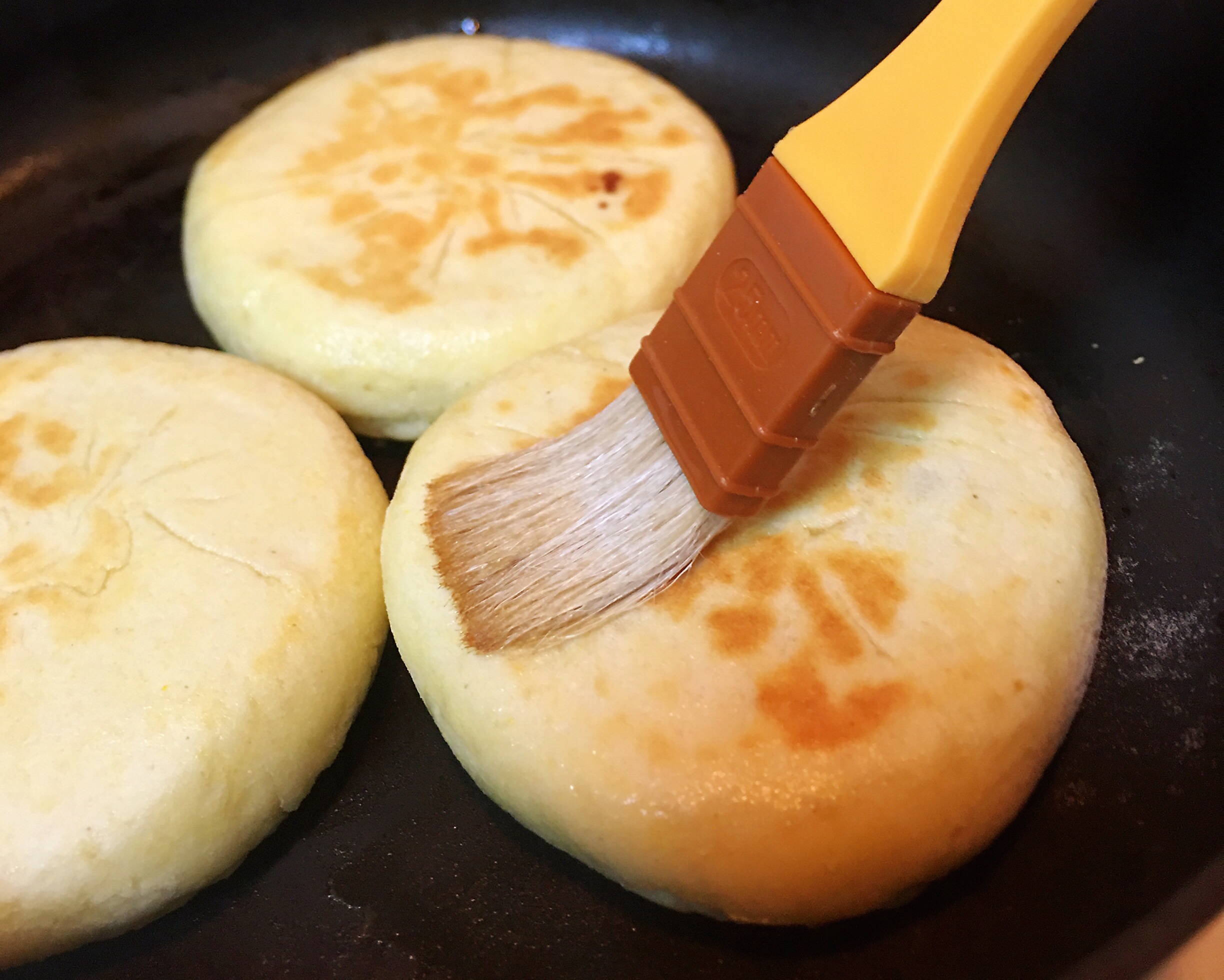 红糖玉米发面饼～～吃点儿粗粮系列的做法 步骤10