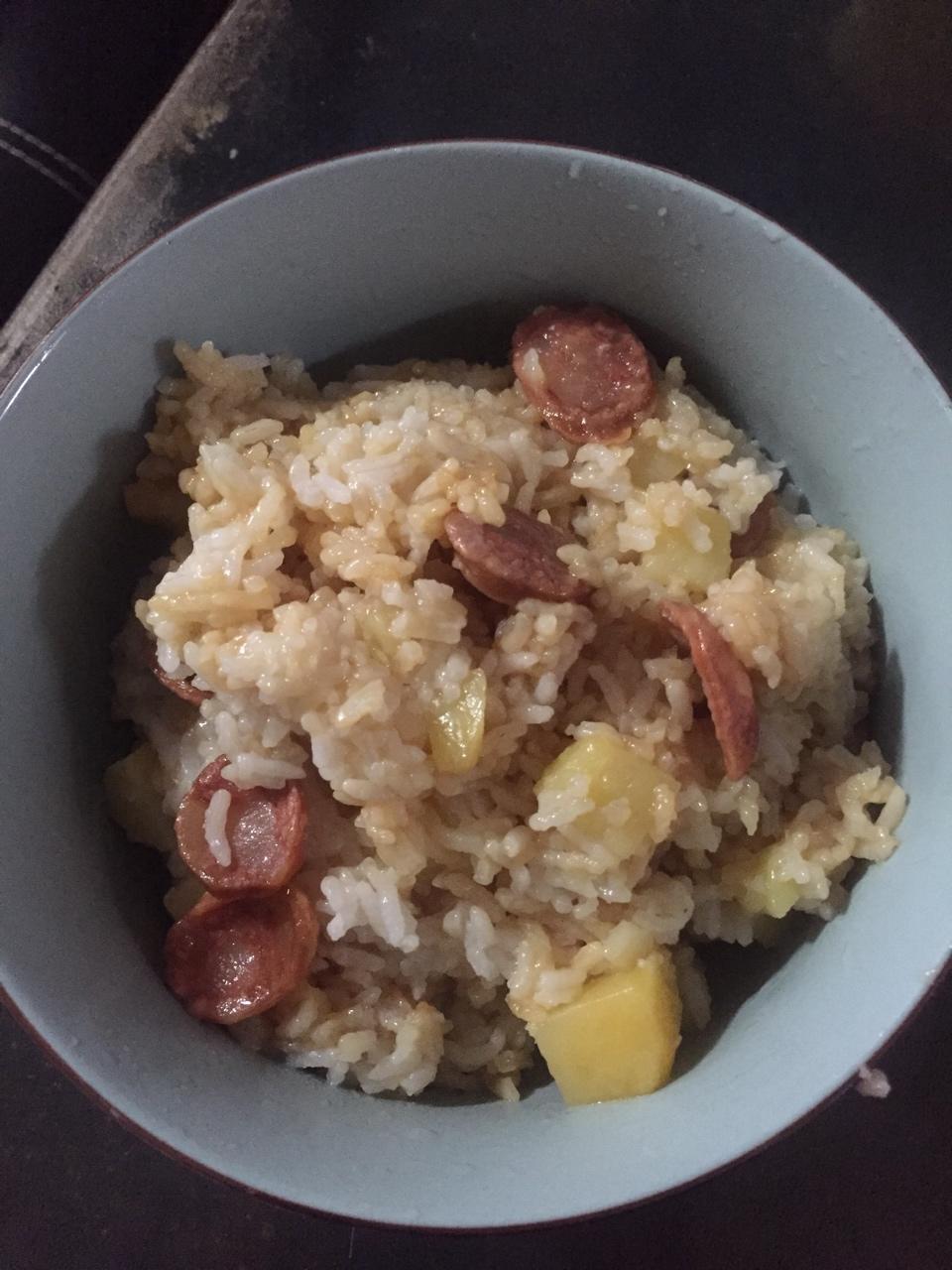 土豆香肠焖饭（电饭锅only）