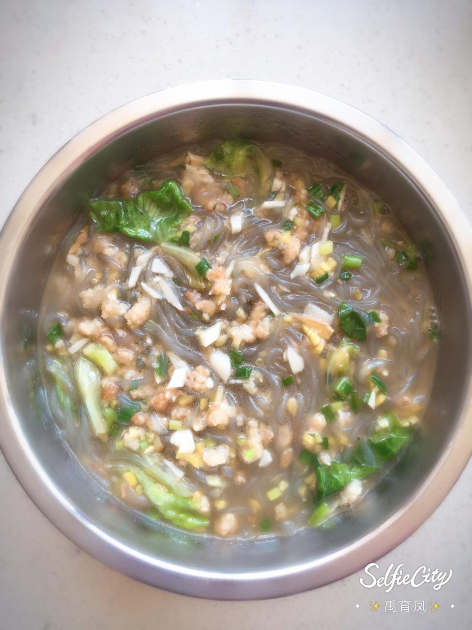 两位少爷的嫲嫲做的肉末粉丝煲