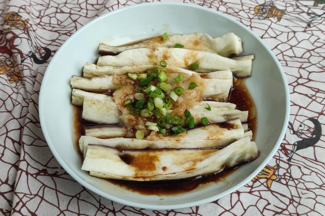 好吃的蒜泥手撕茄子🍆