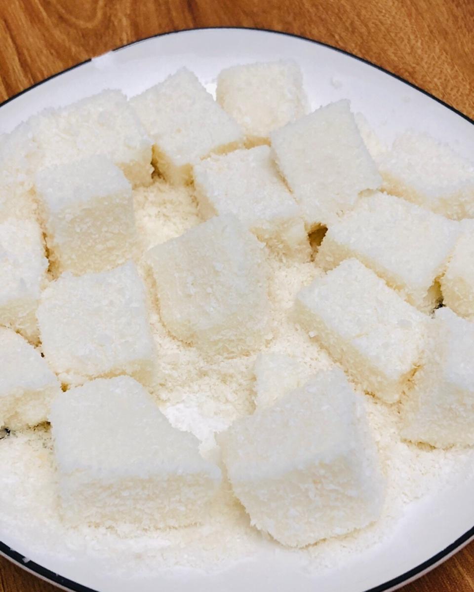 太棒啦！1个方子，做出2道口味一流的甜品！——椰奶小方&炸鲜奶