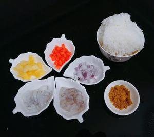 咖喱海鲜炒饭-咖喱的花样吃法的做法 步骤2
