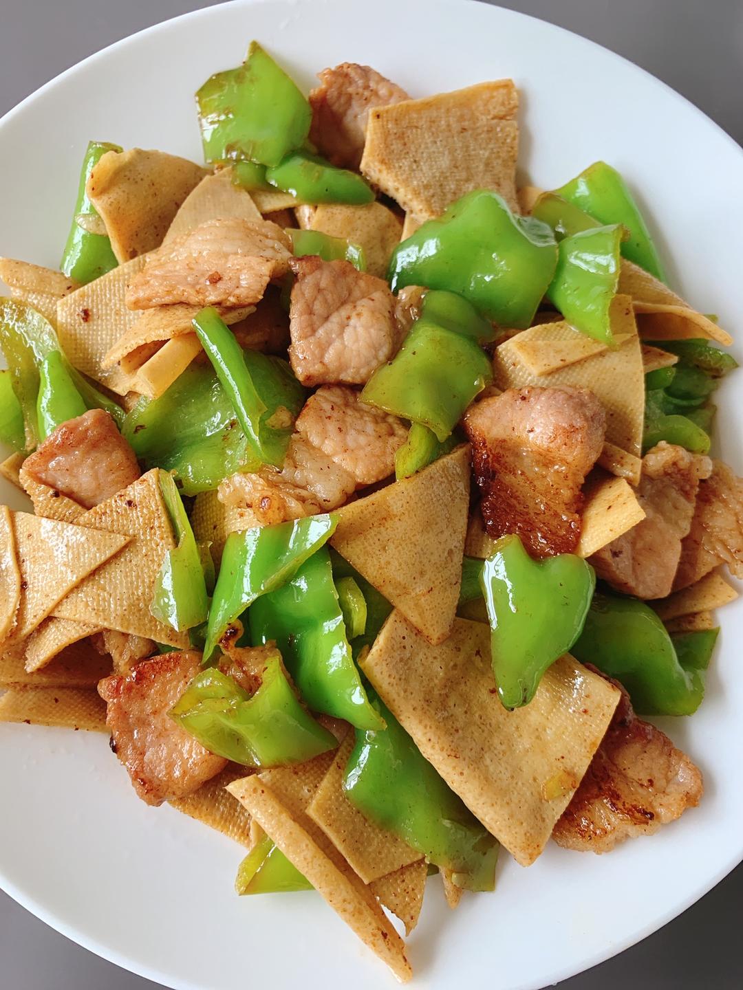 尖椒豆片炒肉的做法