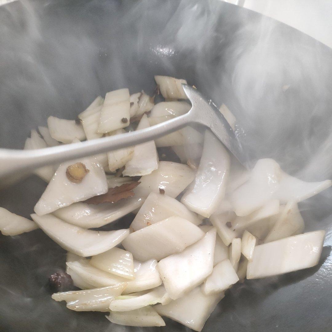 白菜香菇油豆腐粉丝炖菜的做法 步骤8