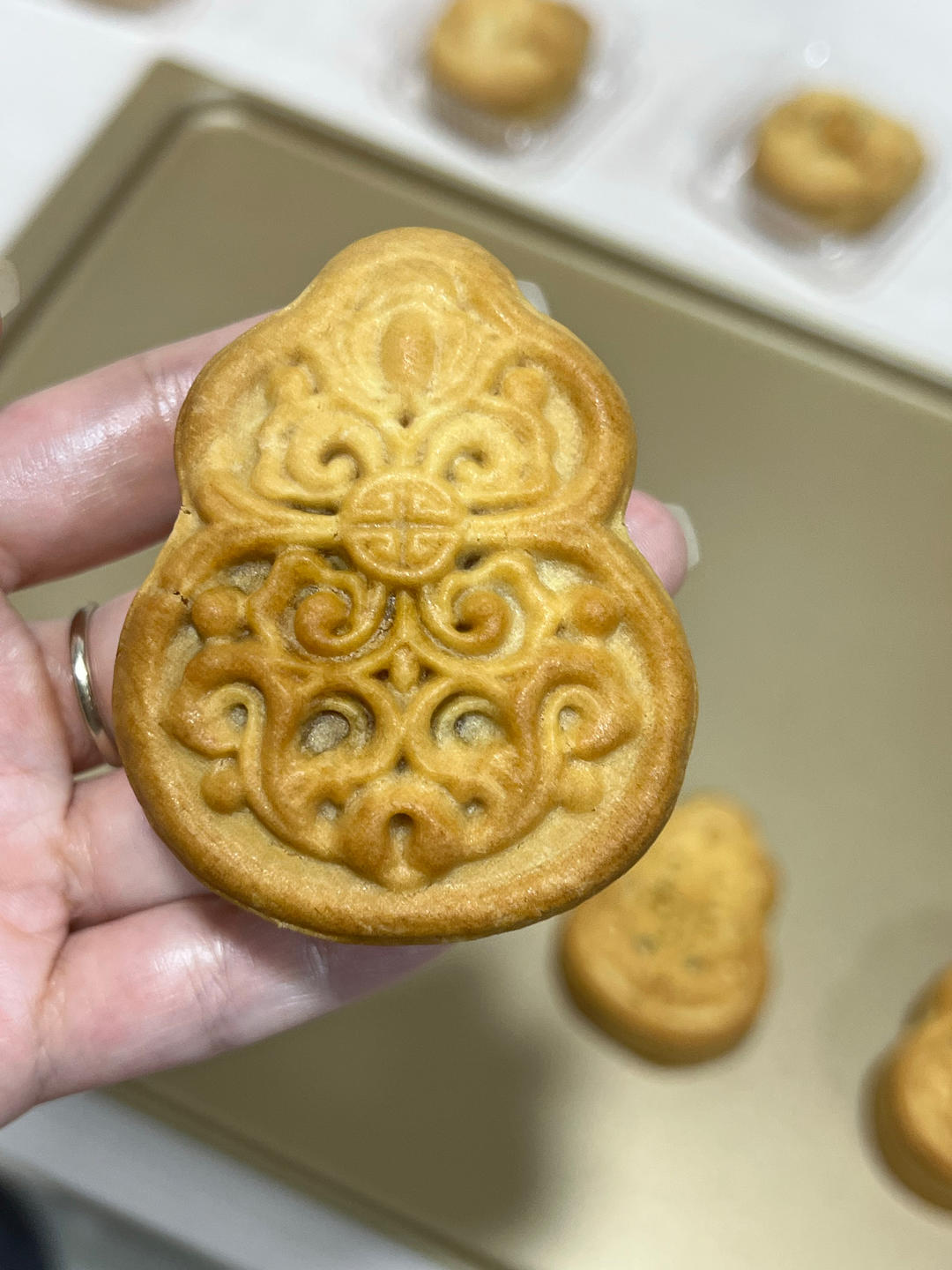 广式莲蓉月饼（75克、50克、各种规格都有）