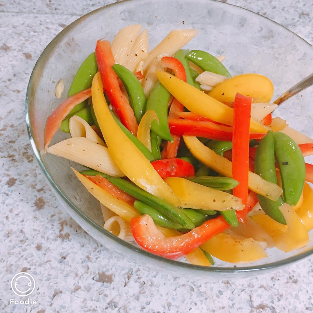 彩椒甜豆通心粉沙拉
