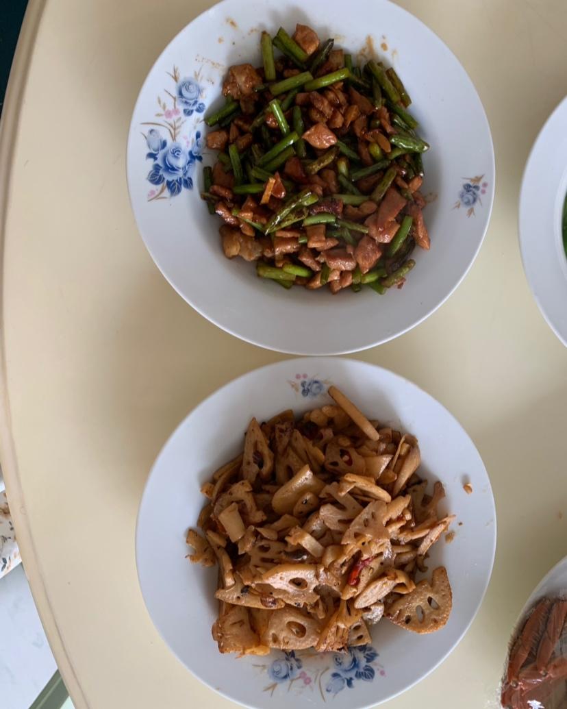 快手家常菜 蒜苔（蒜苗）炒肉