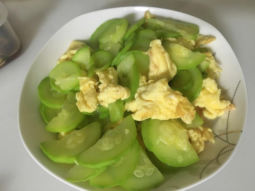 西葫芦炒鸡蛋-小白快手菜