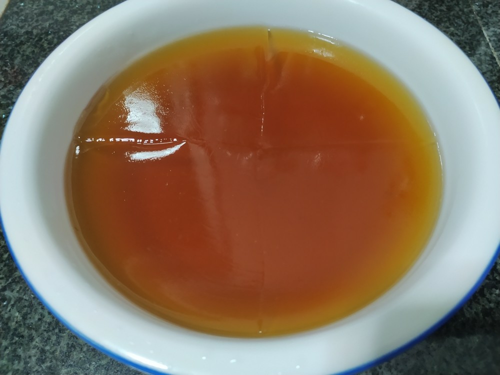 [夏日甜品]秒杀冰红茶的柠檬红茶（消耗柠檬膏片）附送茶冻撞奶的做法 步骤7