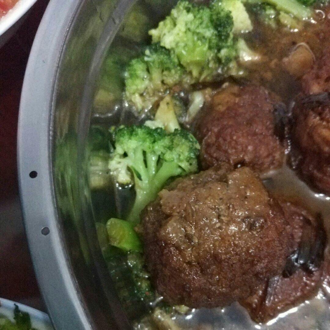 红烧狮子头