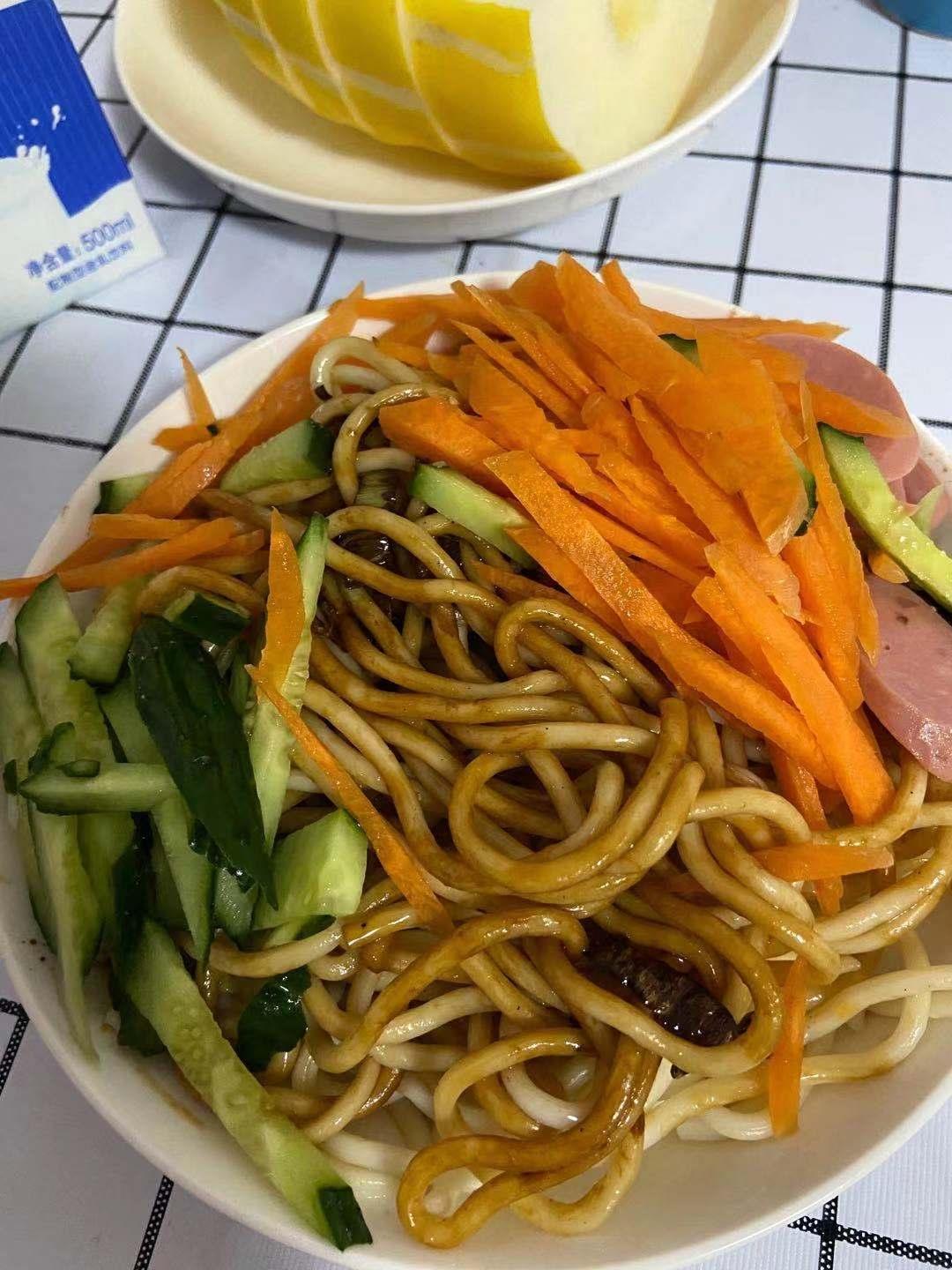 懒人葱油拌面超下饭~