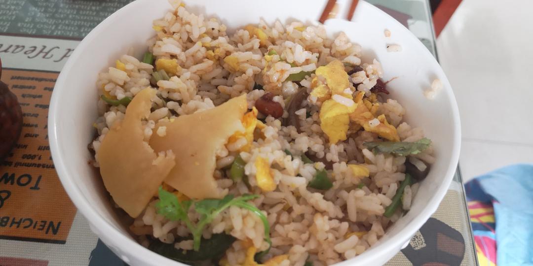 剩菜鸡蛋炒饭