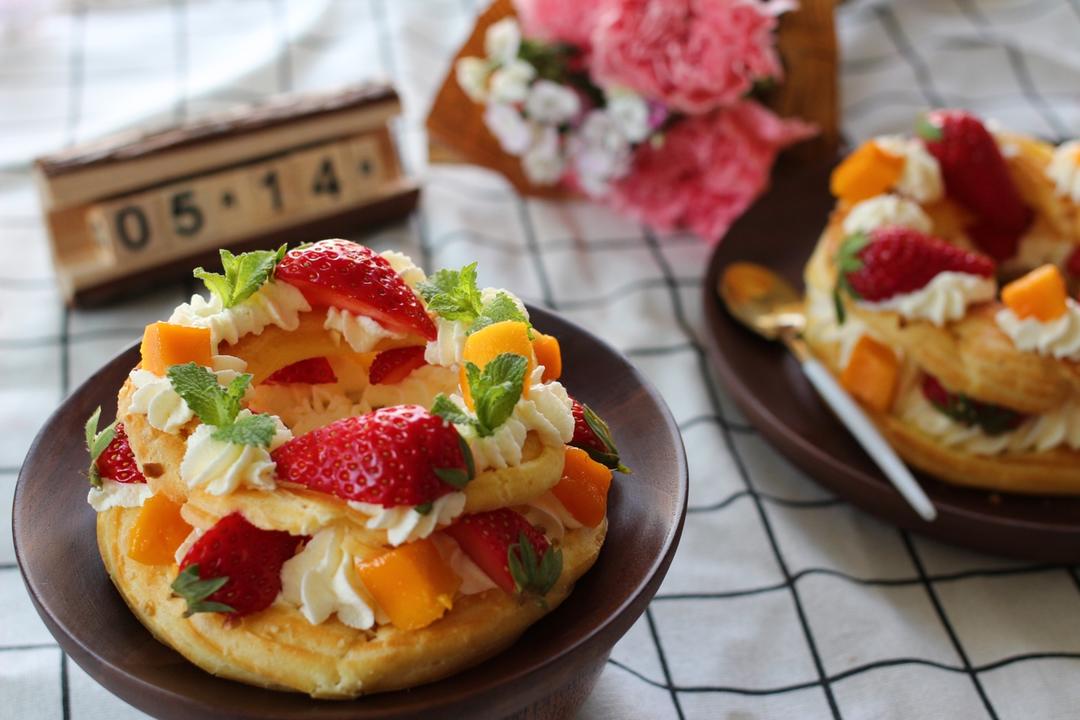 幸福环抱花环泡芙