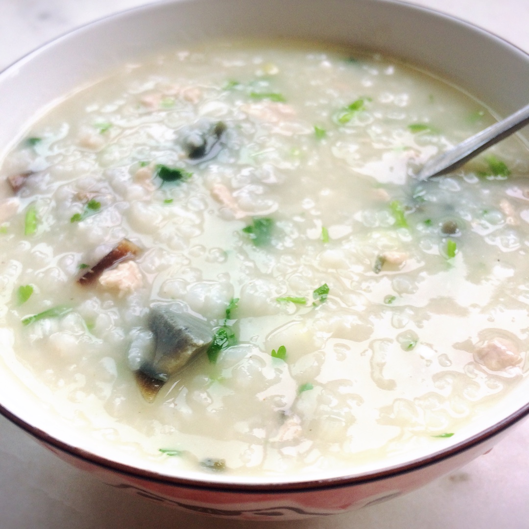 十五分钟快手之香滑皮蛋瘦肉粥(附五分钟电饭煲电压力锅更快捷方法)