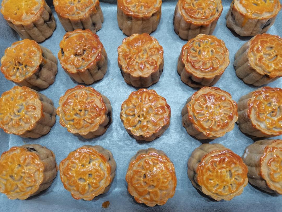 广式月饼——蛋黄莲蓉月饼