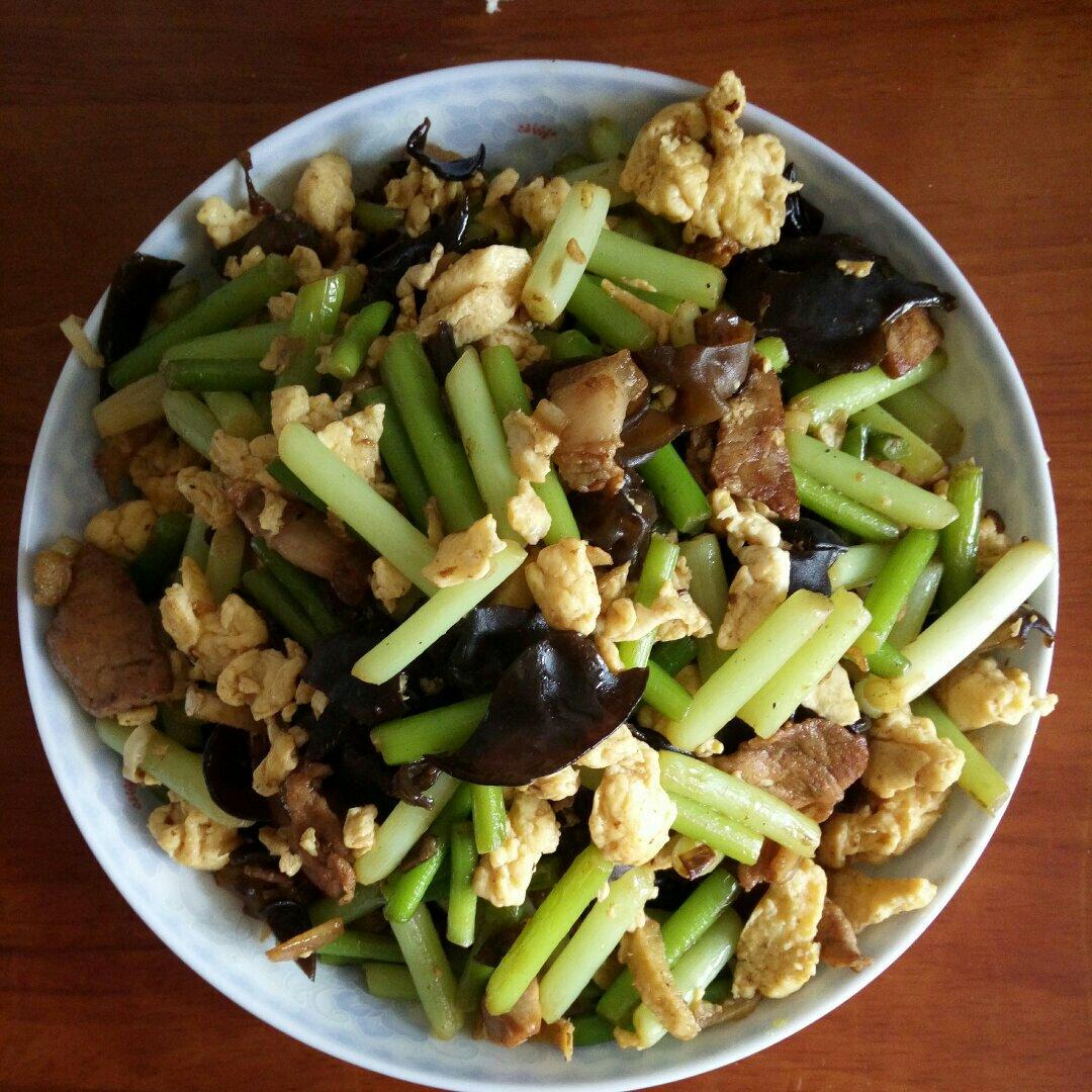 蒜薹木耳炒鸡蛋
