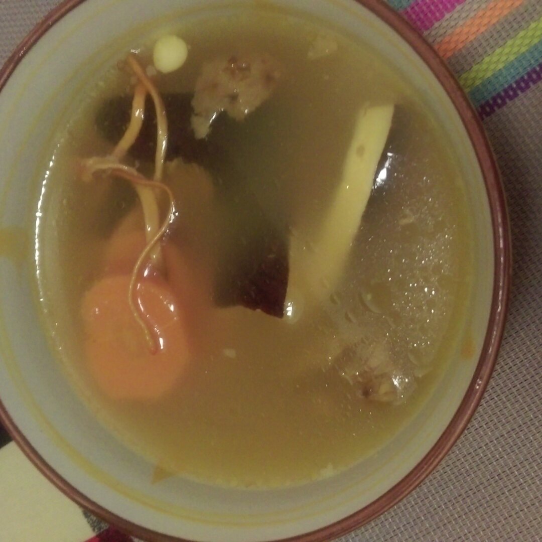 椰子蟲草花豬骨湯