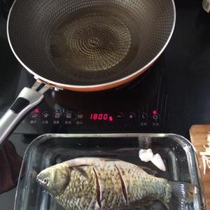 自创烤箱版重庆烤鱼的做法 步骤2