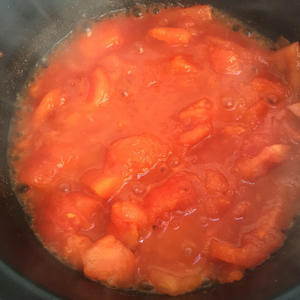番茄牛肉金针菇的做法 步骤2