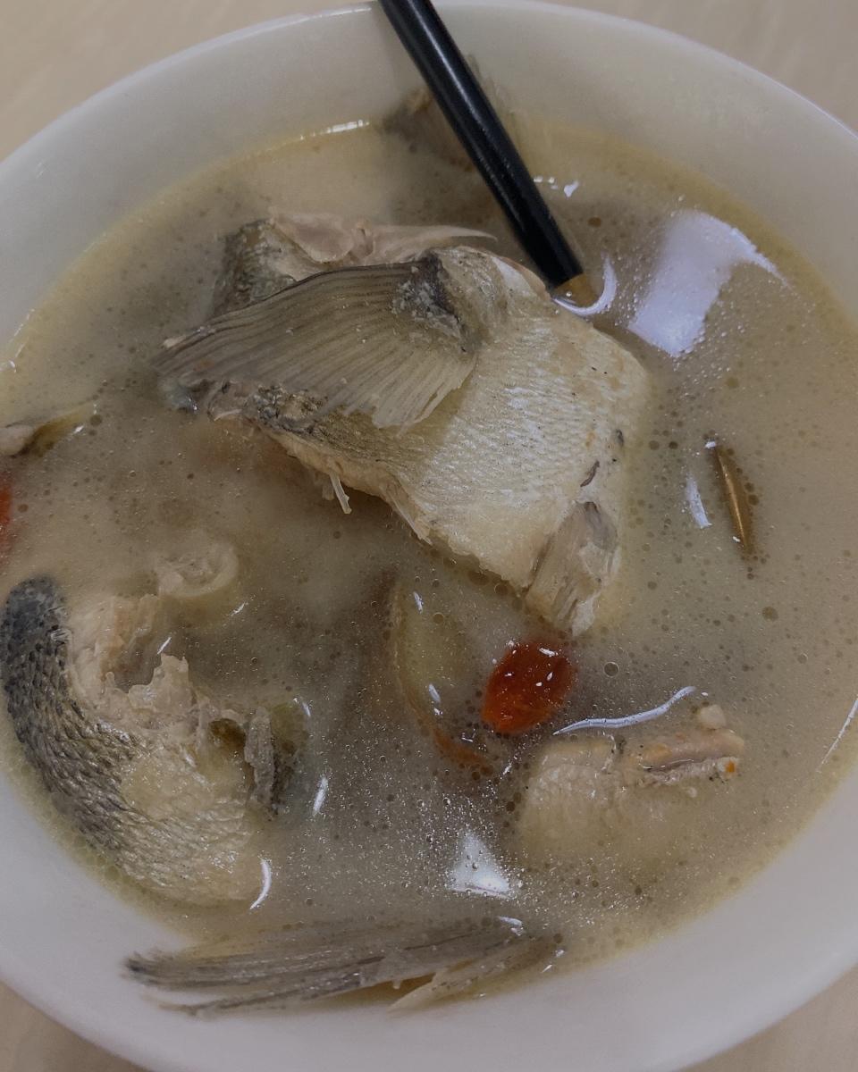 鲈鱼汤（附，鱼皮不破 不粘锅小窍门）