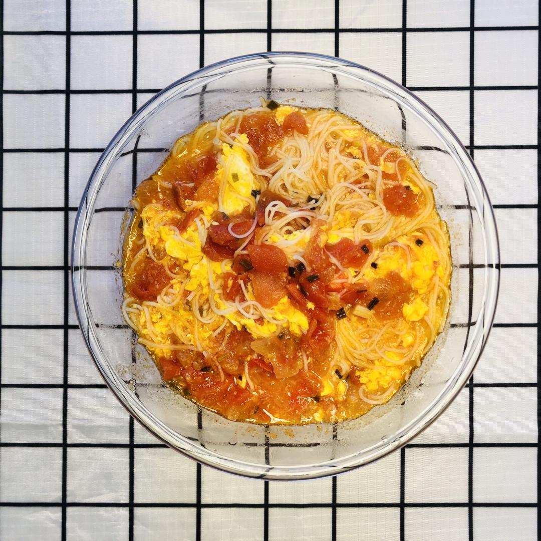 西红柿鸡蛋热汤面——经典无限爱