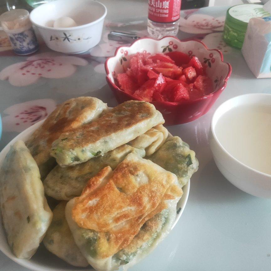 吹弹可破的韭菜盒子