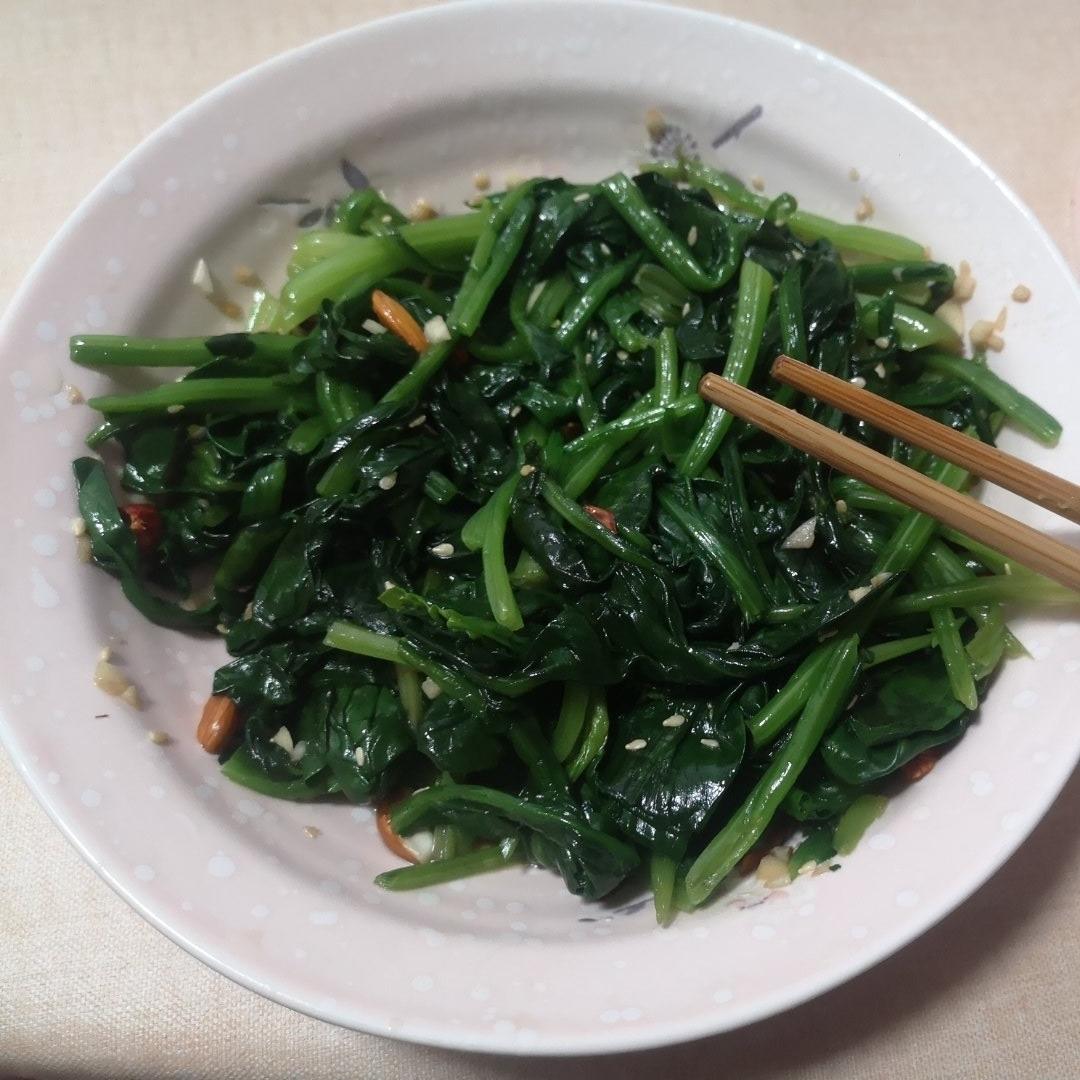 凉拌菠菜(家传秘方)