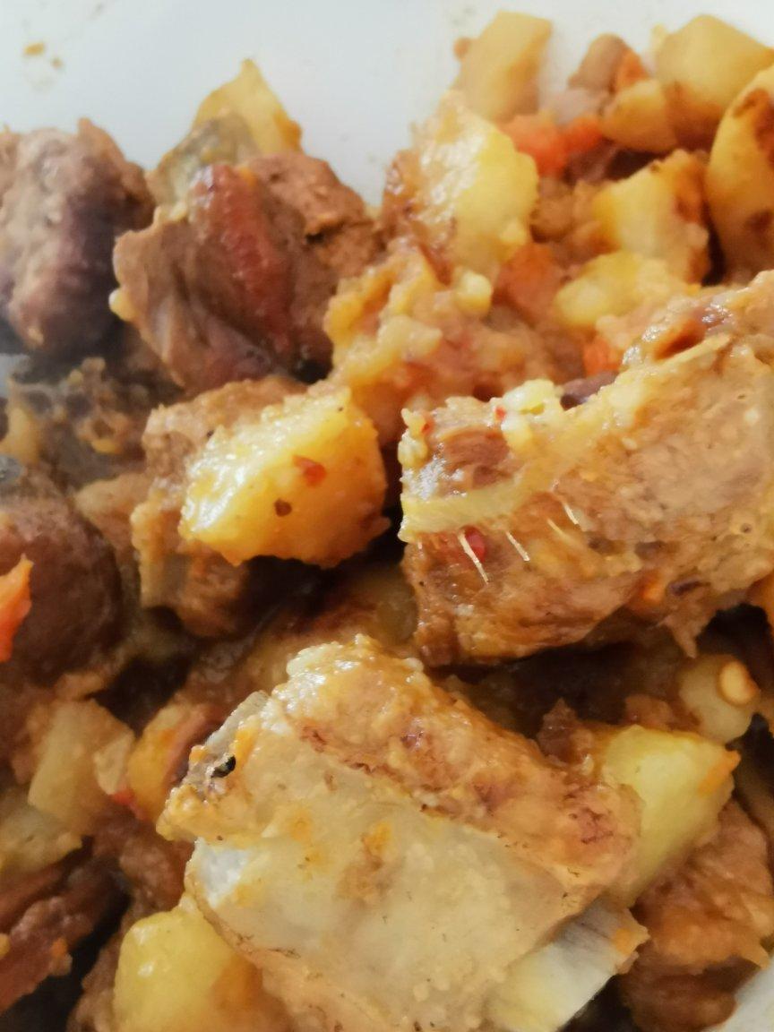 川味土豆烧排骨