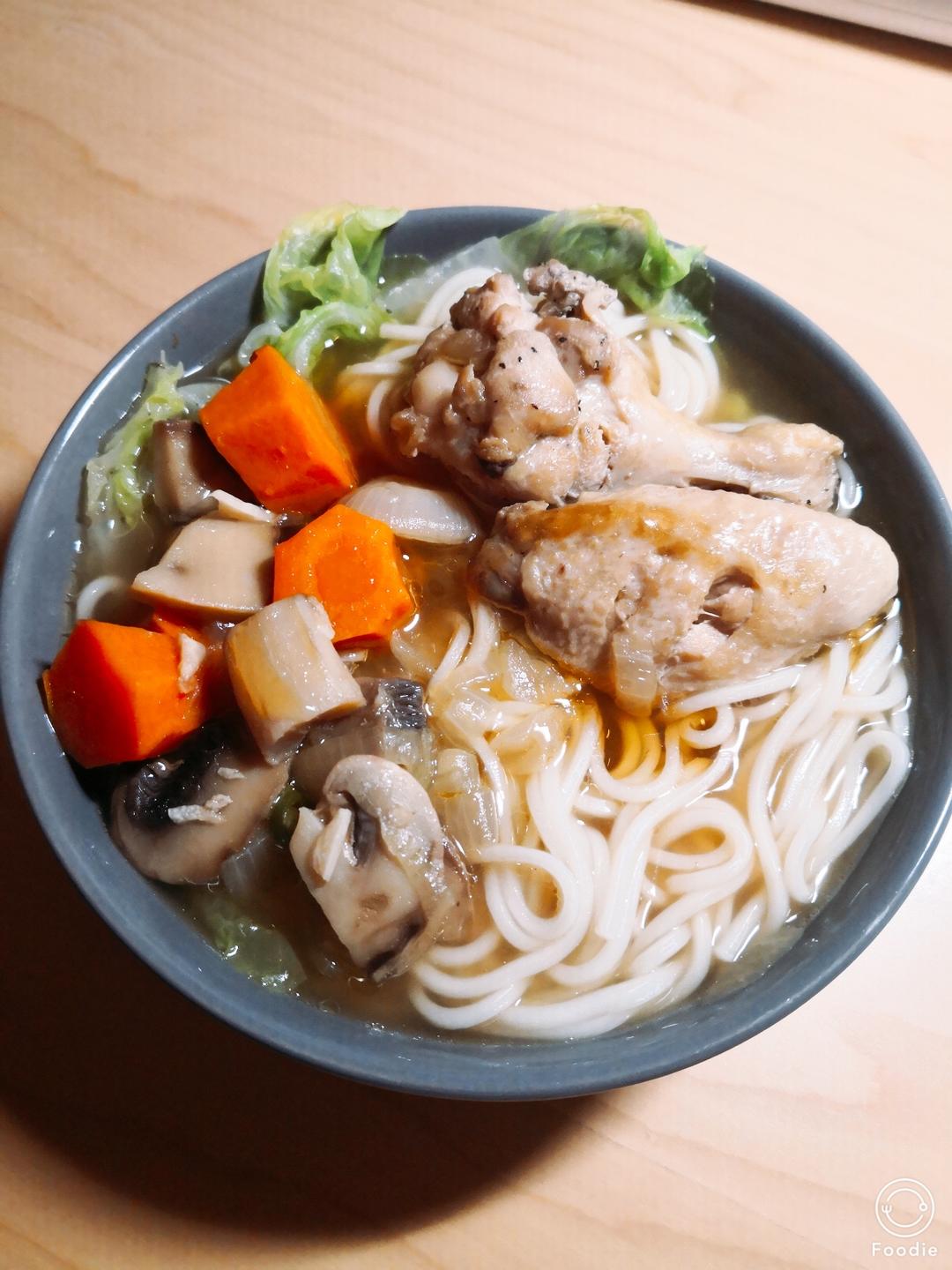 超级浓郁的炖鸡面！