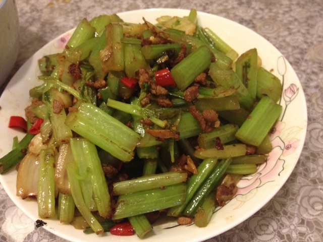 芹菜炒肉末