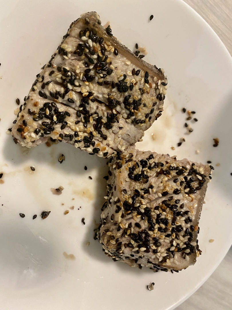 芝香吞拿鱼排 seared sesame tuna steak