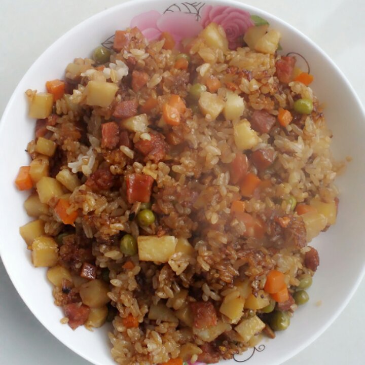 香菇土豆腊肠焖饭
