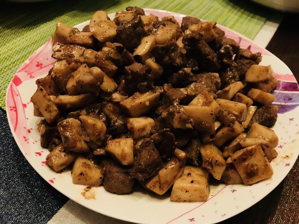 黑椒杏鲍菇牛肉粒