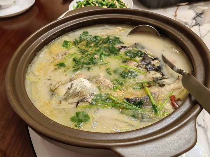 花鲢鱼头豆腐汤