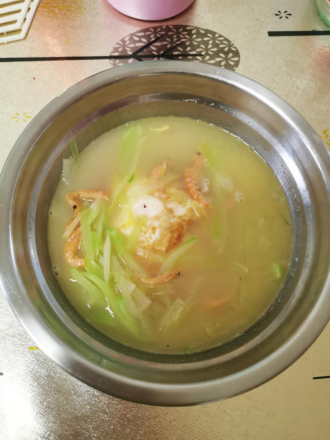 奶白鲜香的萝卜丝煎蛋汤